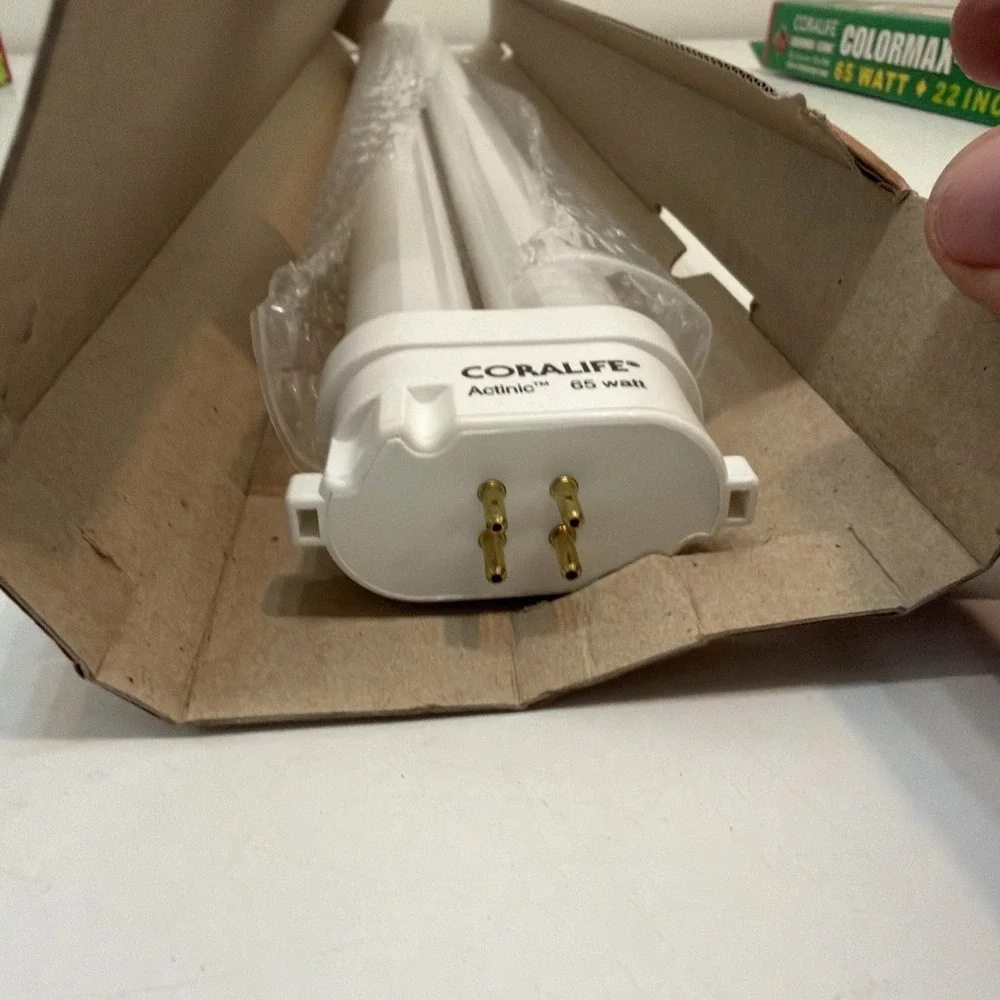 2 Coralife 50% 6700K 50% Colormax 65 Watt 22